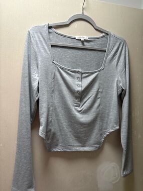 Light Gray Long-Sleeve Square Neck Henley Top Size L